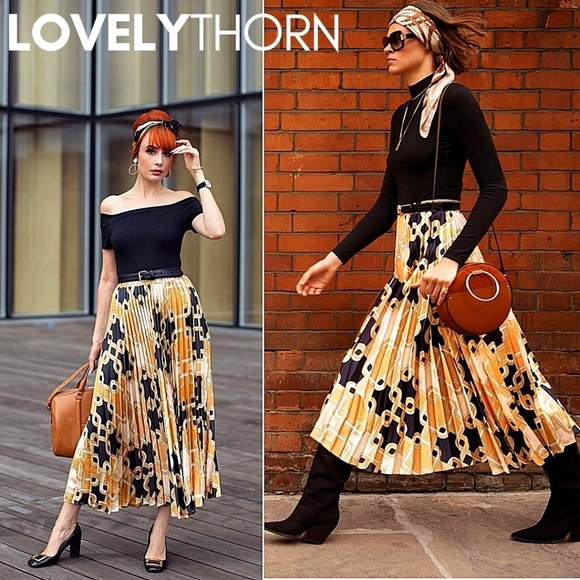 H&M Dresses & Skirts - H&M // ltd ed richard allan pleated satin scarf print elastic waist long skirt